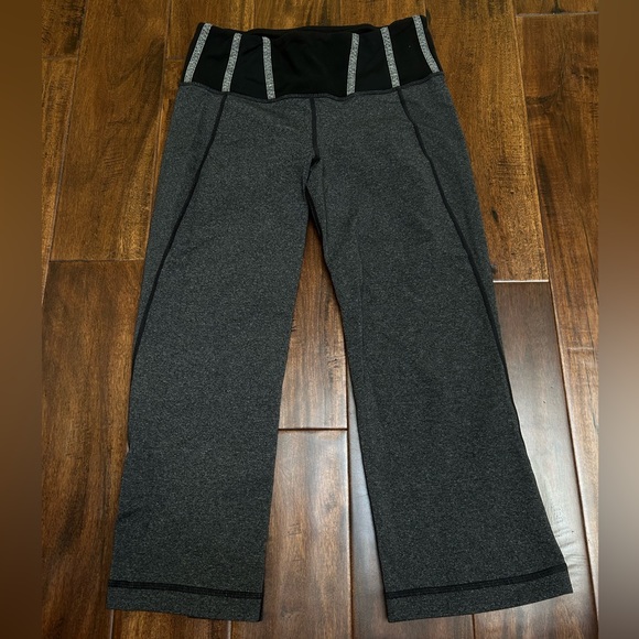 New lululemon cropped grey leggings ! - Picture 2 of 3